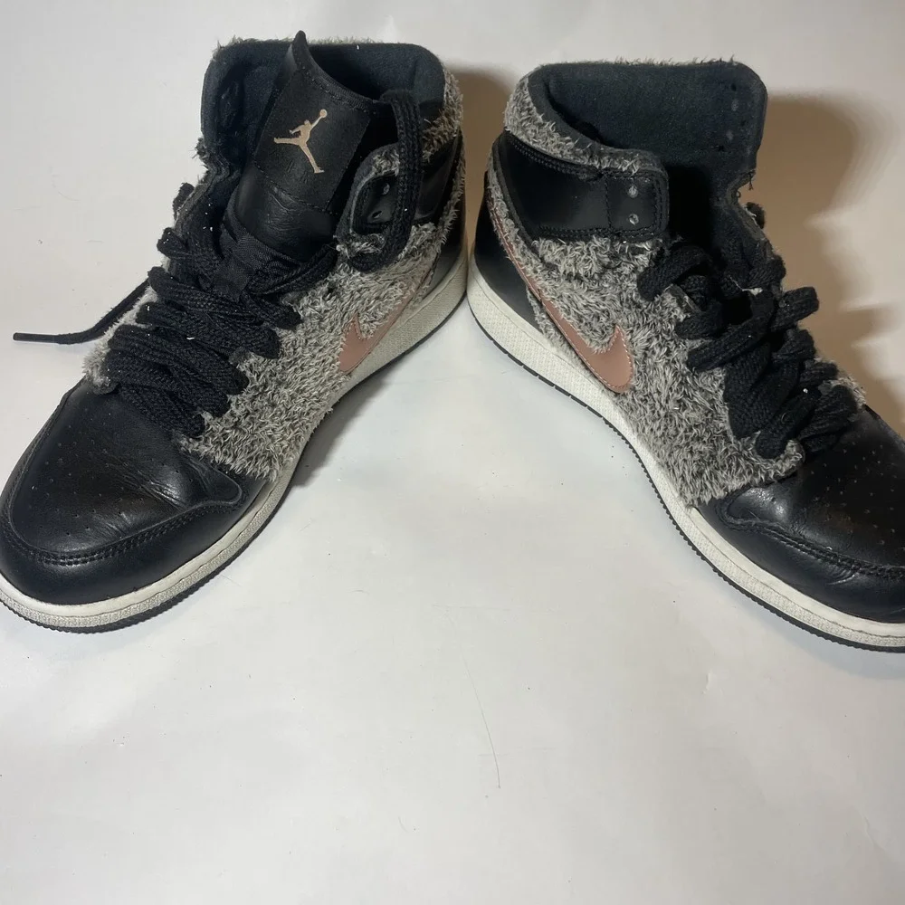 Jordan Air Jordan 1 High Top Black Gray Bronze Basketball Shoes J72146-052  7Y